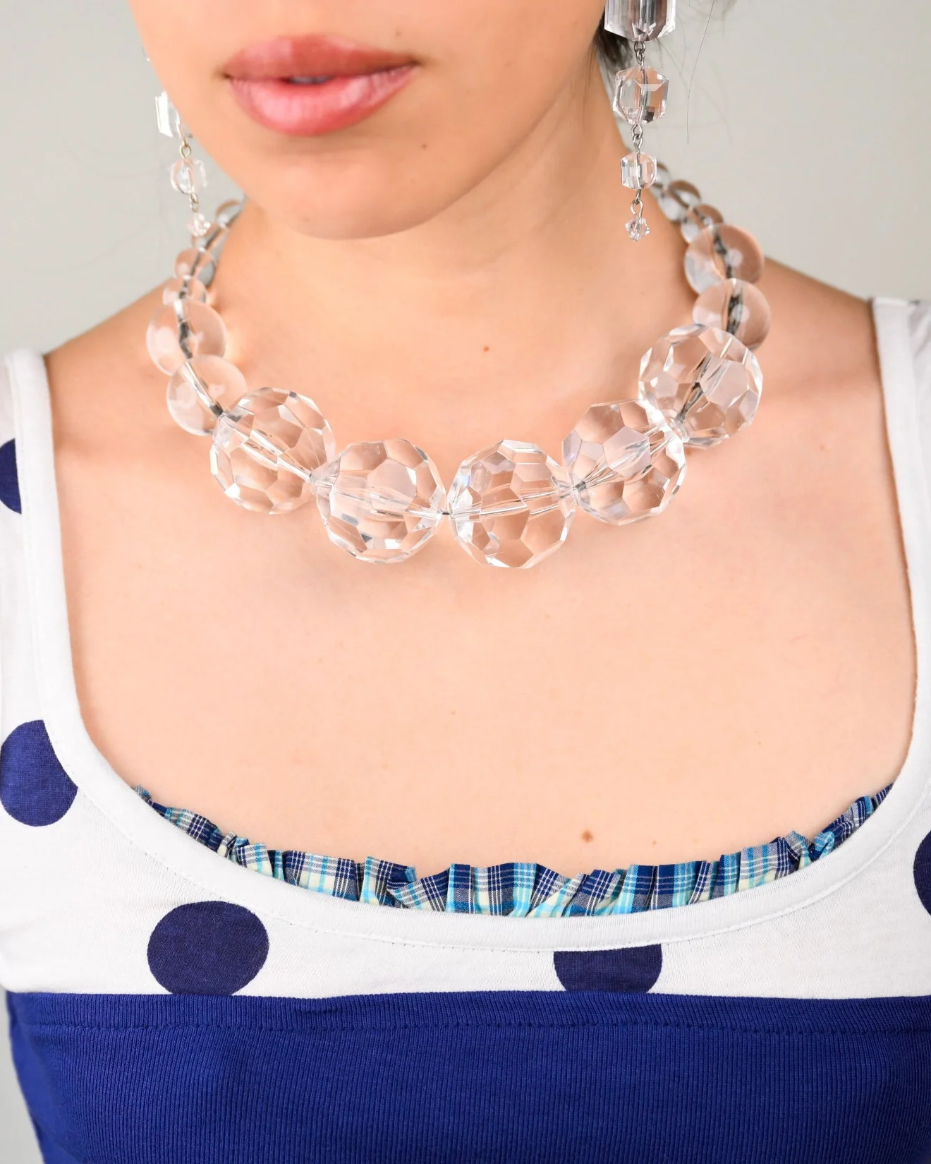 BIG LUCITE BANGLE NECKLACE - Image 6