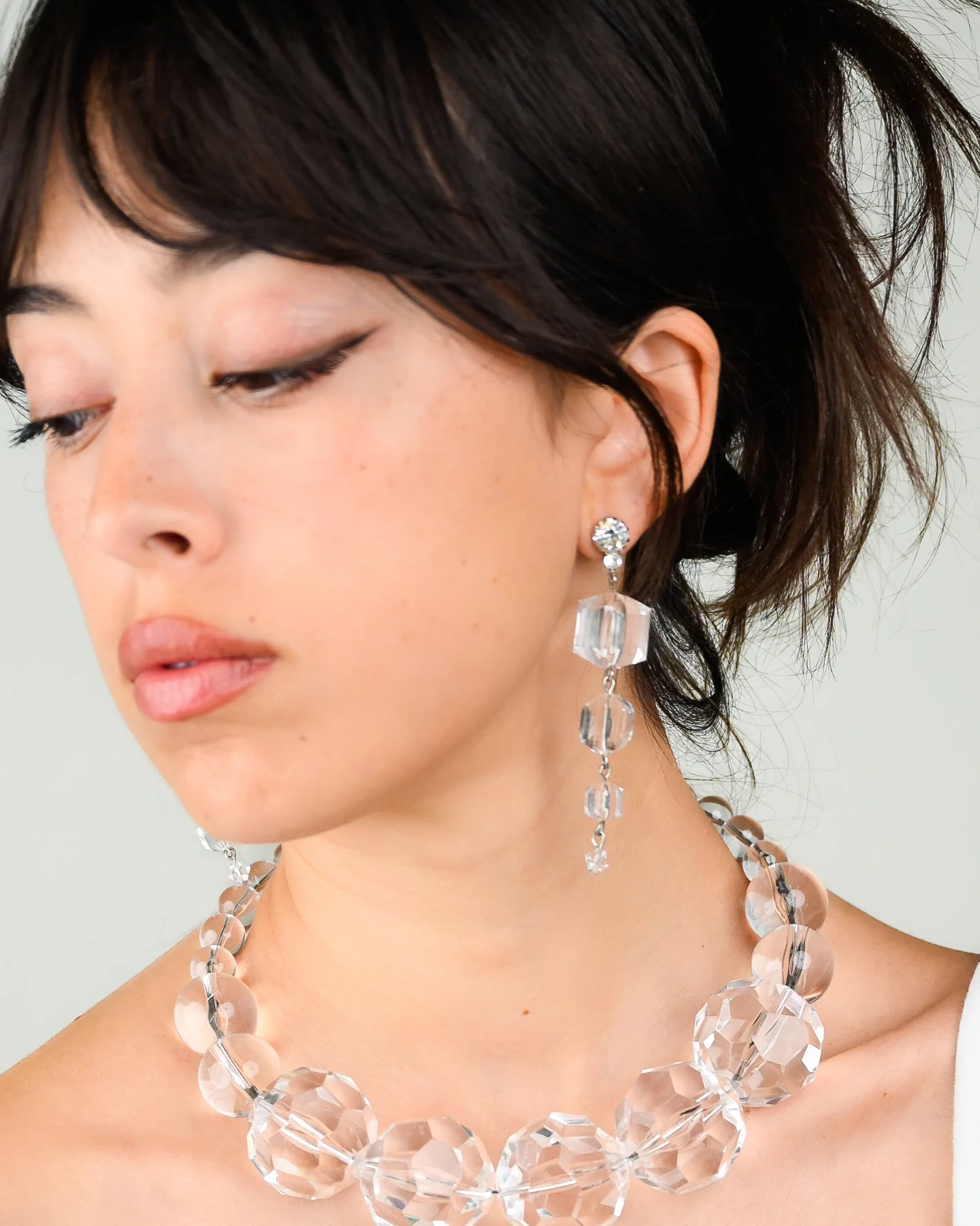 GEM CUT LUCITE DROP EARRINGS - Image 9