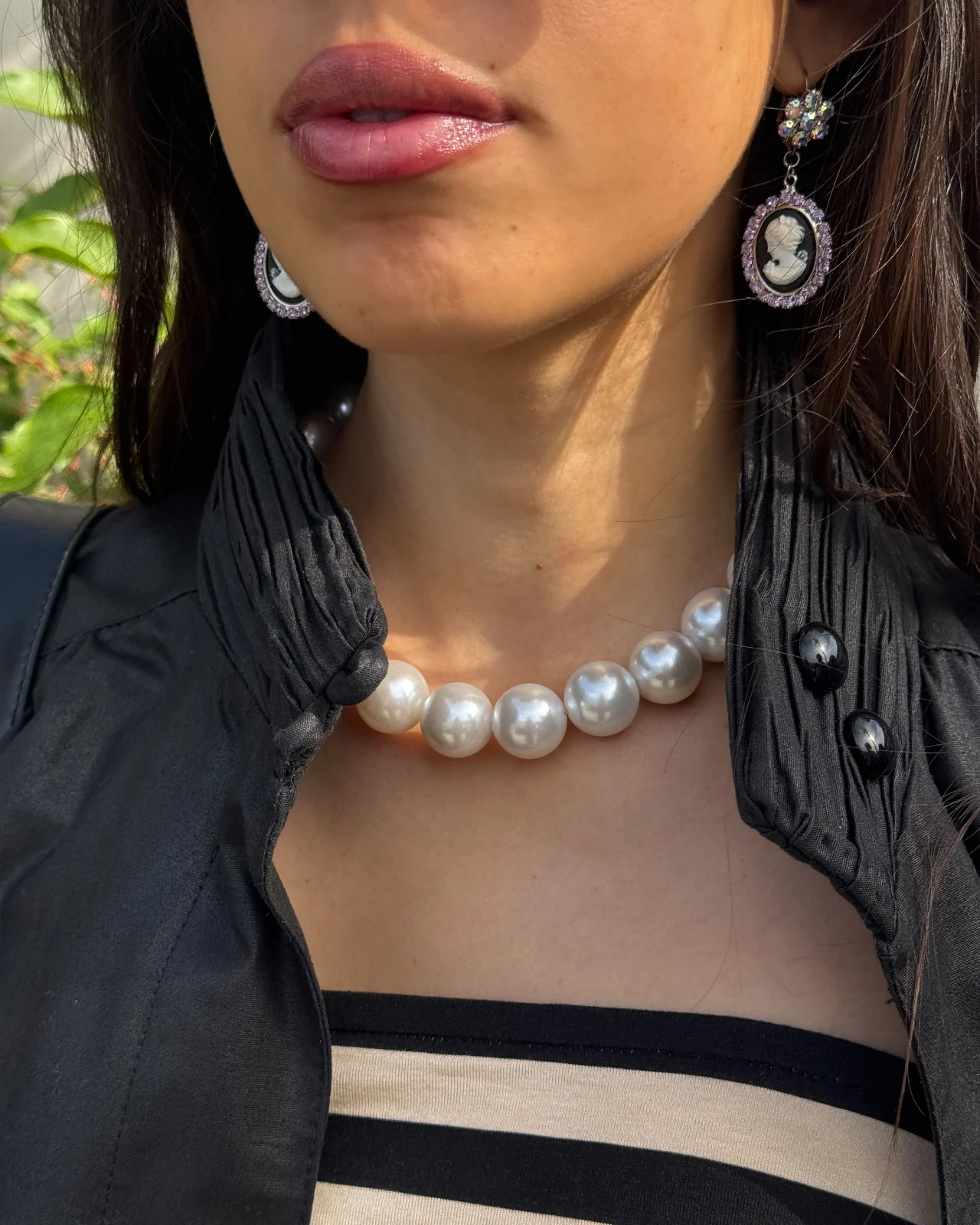 CAMEO FLOWER EARRINGS - Image 5
