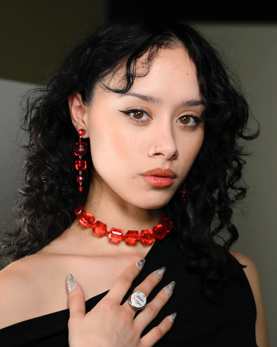 GEM CUT LUCITE NECKLACE - Image 2