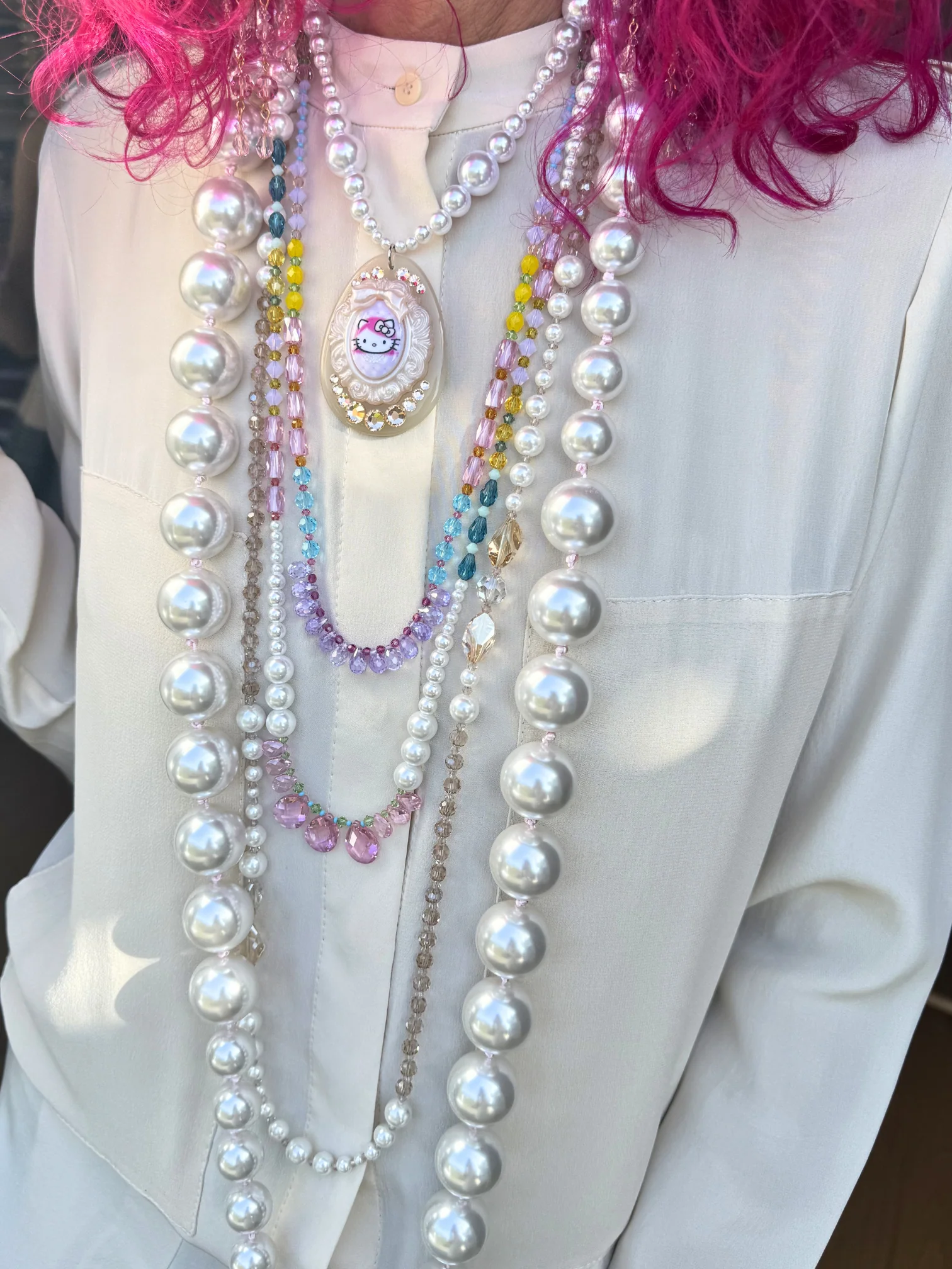 KITTY BAROQUE PEARL NECKLACE - Image 4